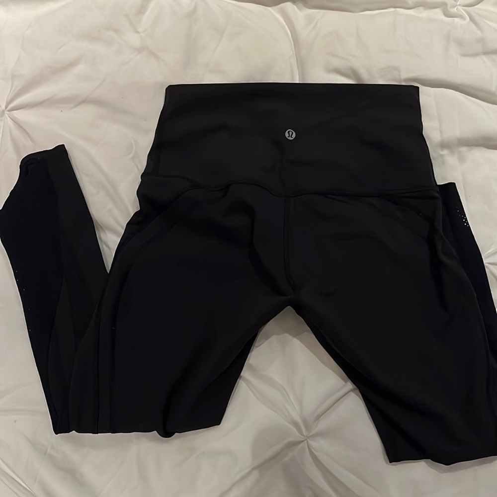 EUC lulu leggings with side mesh detail